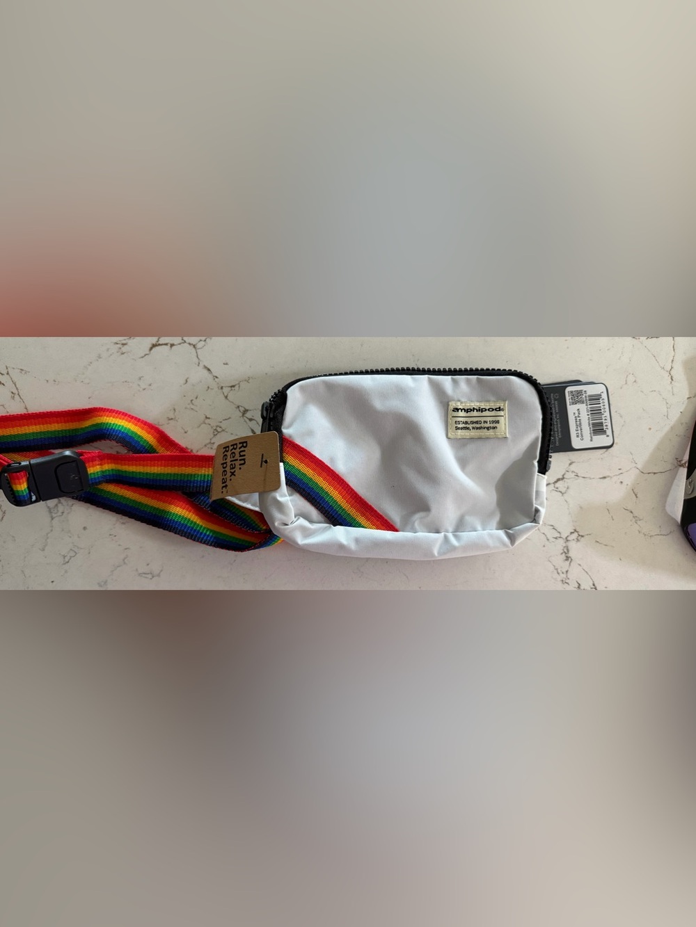 NWT Amphipod R3 Express Limited Edition Rainbow Convertible Pack